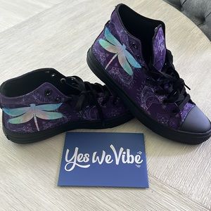 New 9W Dragonfly Hightop Yes We Vibe Shoe